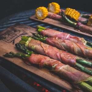 Rookplank Western Red Ceder | asperges en parmaham | Rookplankje.nl
